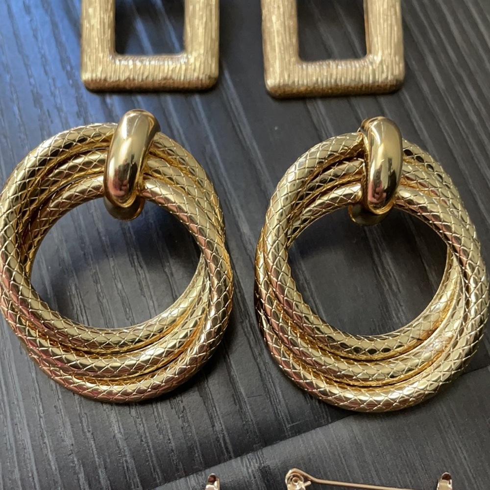 NEW Set of new trendy luxury gold earrings - Picture 9 of 13